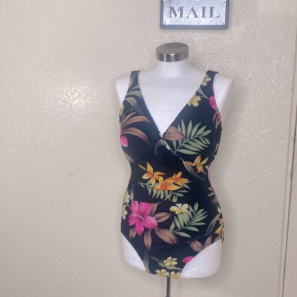 Miraclesuit Other - MIRACLESUIT one piece swimsuit